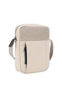 Borsa a tracolla rettangolare beige con una texture liscia, apertura superiore con zip e tracolla regolabile. Presenta una tasca frontale con zip e logo impressa.