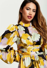 Liquorish EARTH TONE FLORAL PRINT  - Day dress - yellow