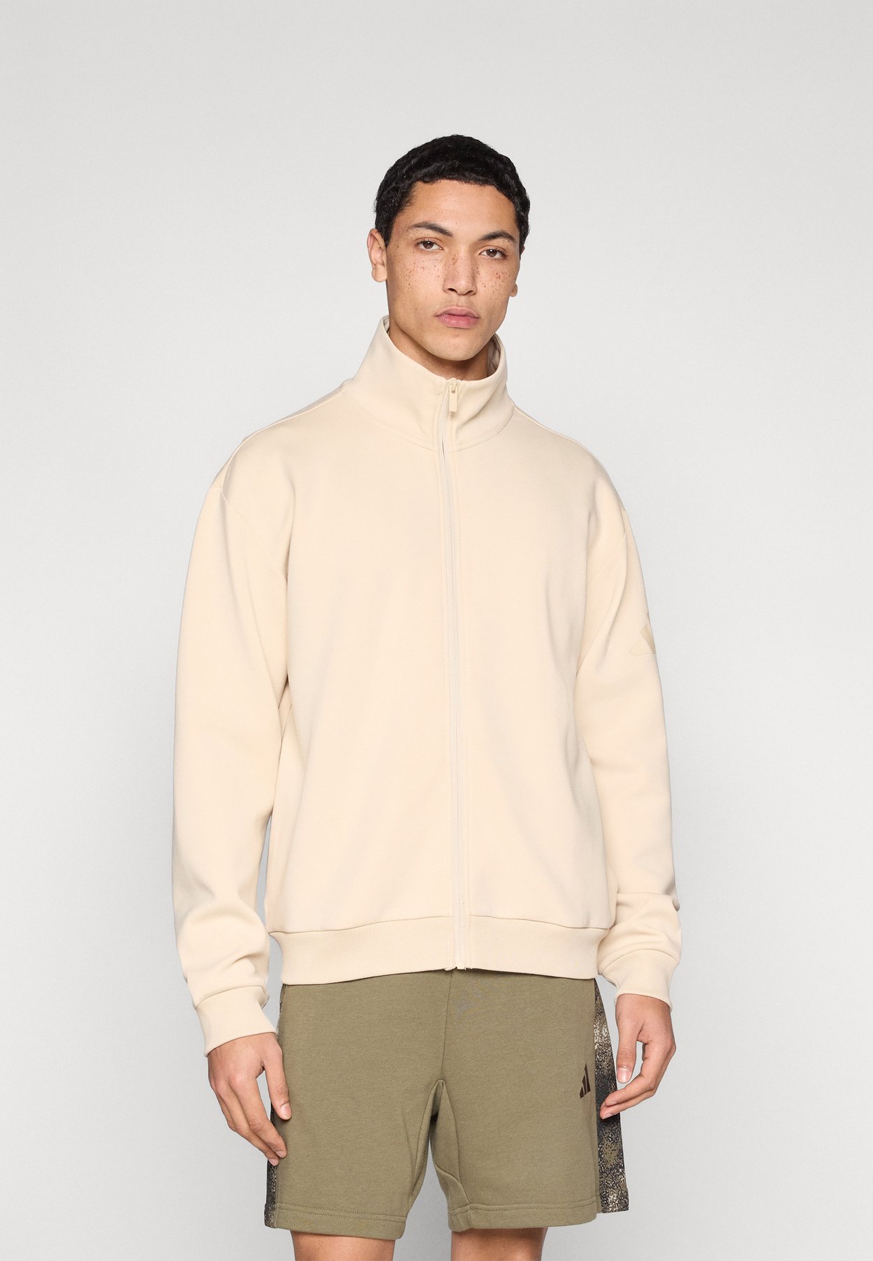 SOFT LUX TRACK TOP