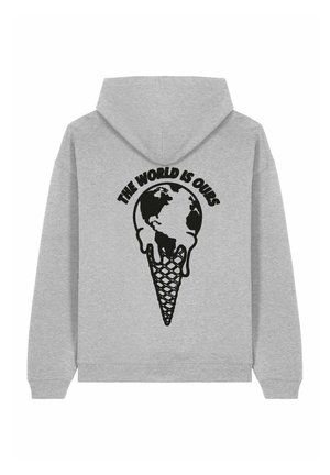 Pull gris avec un graphique au dos représentant un globe en train de fondre sur un cornet de glace, avec le texte "LE MONDE EST À NOUS" en noir gras.
