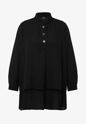 Schwarze Bluse mit langen Ärmeln, Stehkragen, Knopfverschluss vorne und geschichtetem Design, aus leichtem Stoff mit glatter Textur.