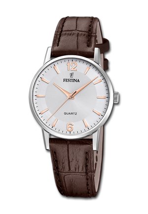 Montre-bracelet Festina à quartz avec cadran blanc, indexes et aiguilles en or rose, boîtier argenté et bracelet en cuir marron texturé.