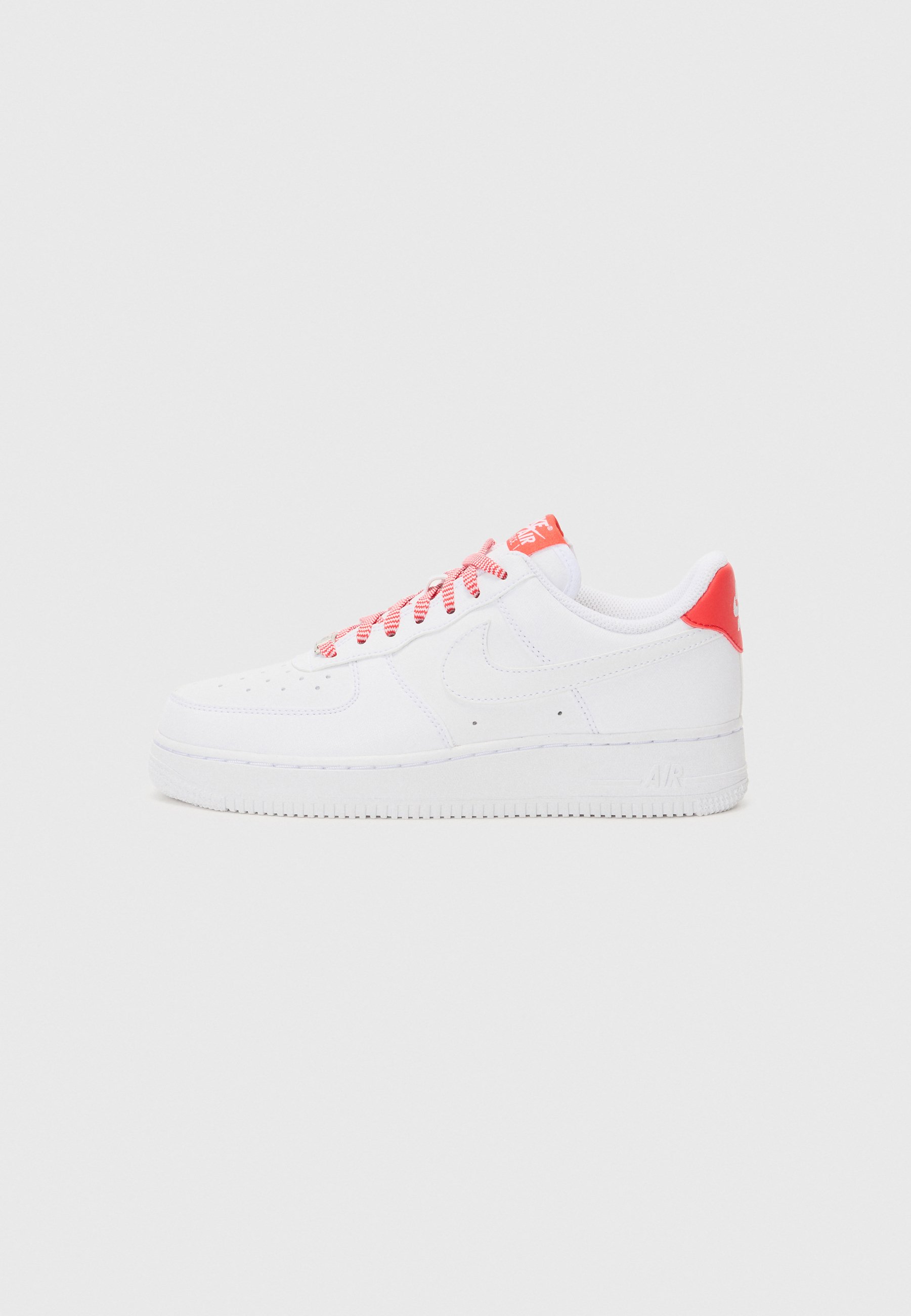 nike air force 1 lv8 pink and white