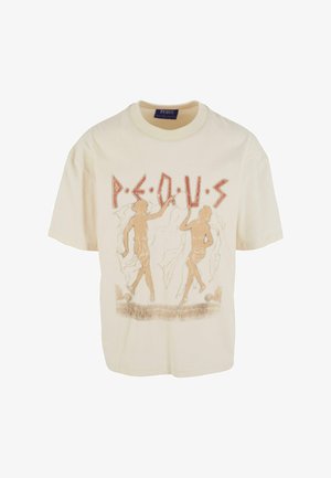 Kreemikat riidest T-särk, mille esiküljel on kuldne graafiline print tantsivatest figuuridest ja stiliseeritud tekstist. Lühikesed varrukad, ümar kaelus.