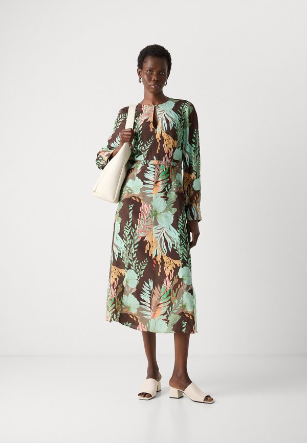 Day dress - dark wood3