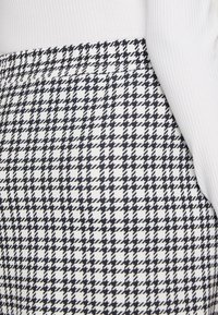 Noisy May Falda de tubo - white