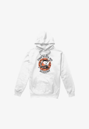 Weißer Hoodie mit einem Grafik eines Kampfkünstlers, der mitten im Kick in einem orangefarbenen Kreis dargestellt ist, ergänzt durch den Text "Bruce Lees Jeet Kune Do Akademie".