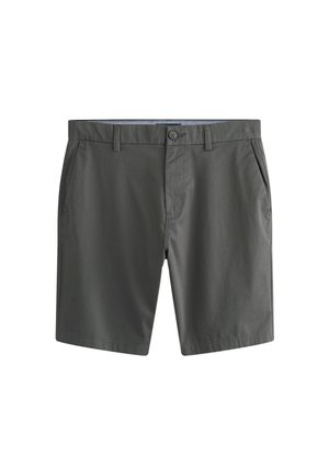 Pantalones cortos grises para hombre, hasta la rodilla, con trabillas para cinturón, cierre de botón y bolsillos laterales, mostrados sobre un fondo blanco.