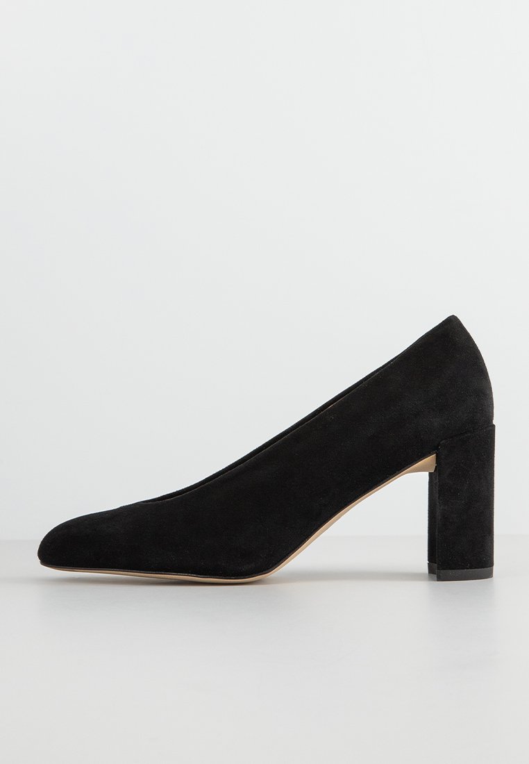 Stuart Weitzman Klassieke pumps zwart Stuart Weitzman Klassieke pumps zwart
