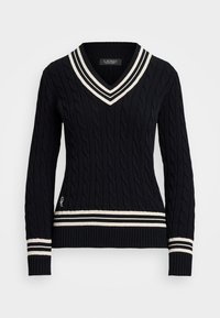 Vald, black/mascarpone cream