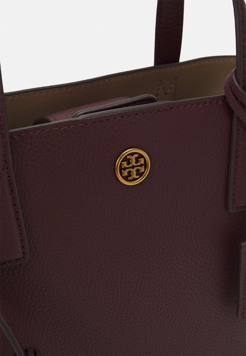 Damen Bekleidung | Tory Burch WALKER SMALL TRIPLE COMPARTMENT SATCHEL Handtasche dark rhubarb/dunkellila - KE42910 Damen Bekleidung | Tory Burch WALKER SMALL TRIPLE COMPARTMENT SATCHEL Handtasche dark rhubarb/dunkellila - KE42910