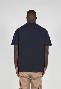 MJ Gonzales T-shirts med print - navy