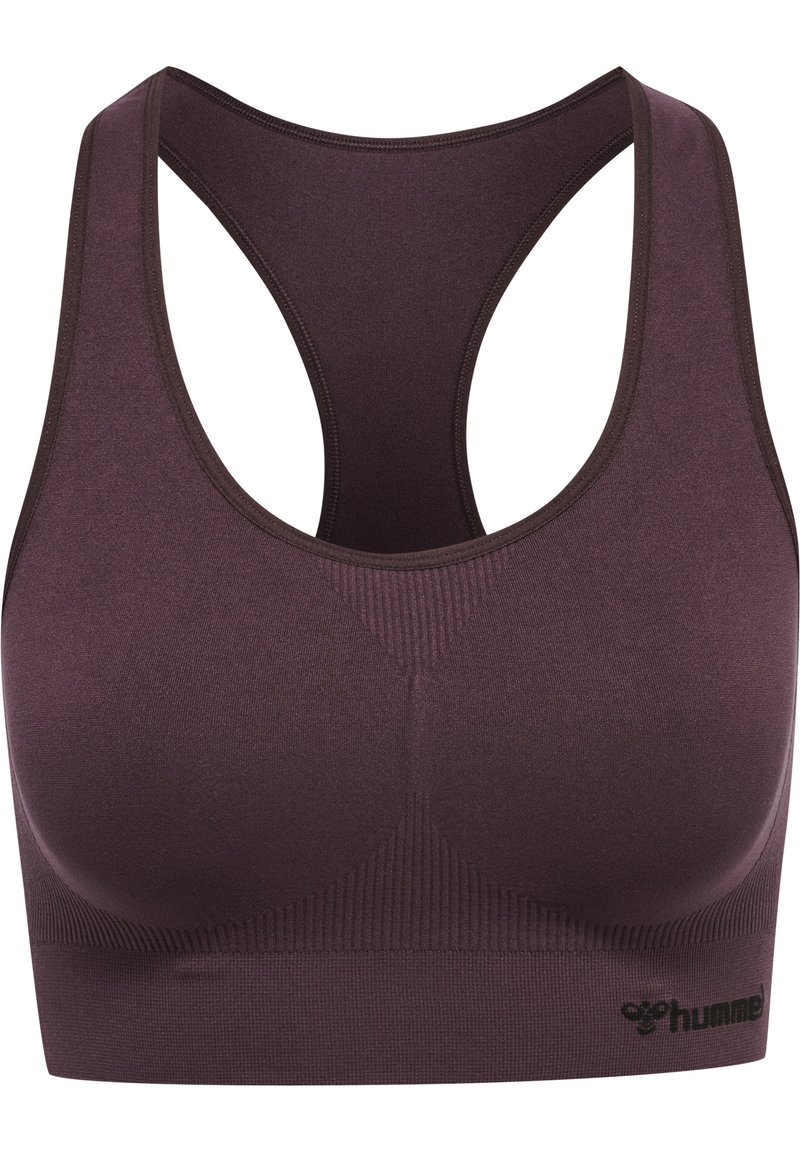 Fioletowy stanik sportowy z designem racerback, wykonany z elastycznego materiału. Posiada teksturowane detale i logo na dolnym pasku.
