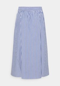 Jupe midi à rayures verticales bleu et blanc avec une large ceinture élastique et une silhouette légèrement évasée sur fond blanc.
