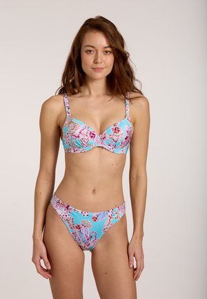 Blumen-Bikini-Set mit hellblauem Hintergrund, filigranen rosa und lila Mustern, geformten Unterdraht-Cups und dünnen verstellbaren Trägern.