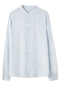 Jasnoniebieska koszula z długim rękawem wykonana z miękkiej tkaniny. Posiada kołnierzyk typu mandarynka oraz zapięcie z przodu na białe guziki.