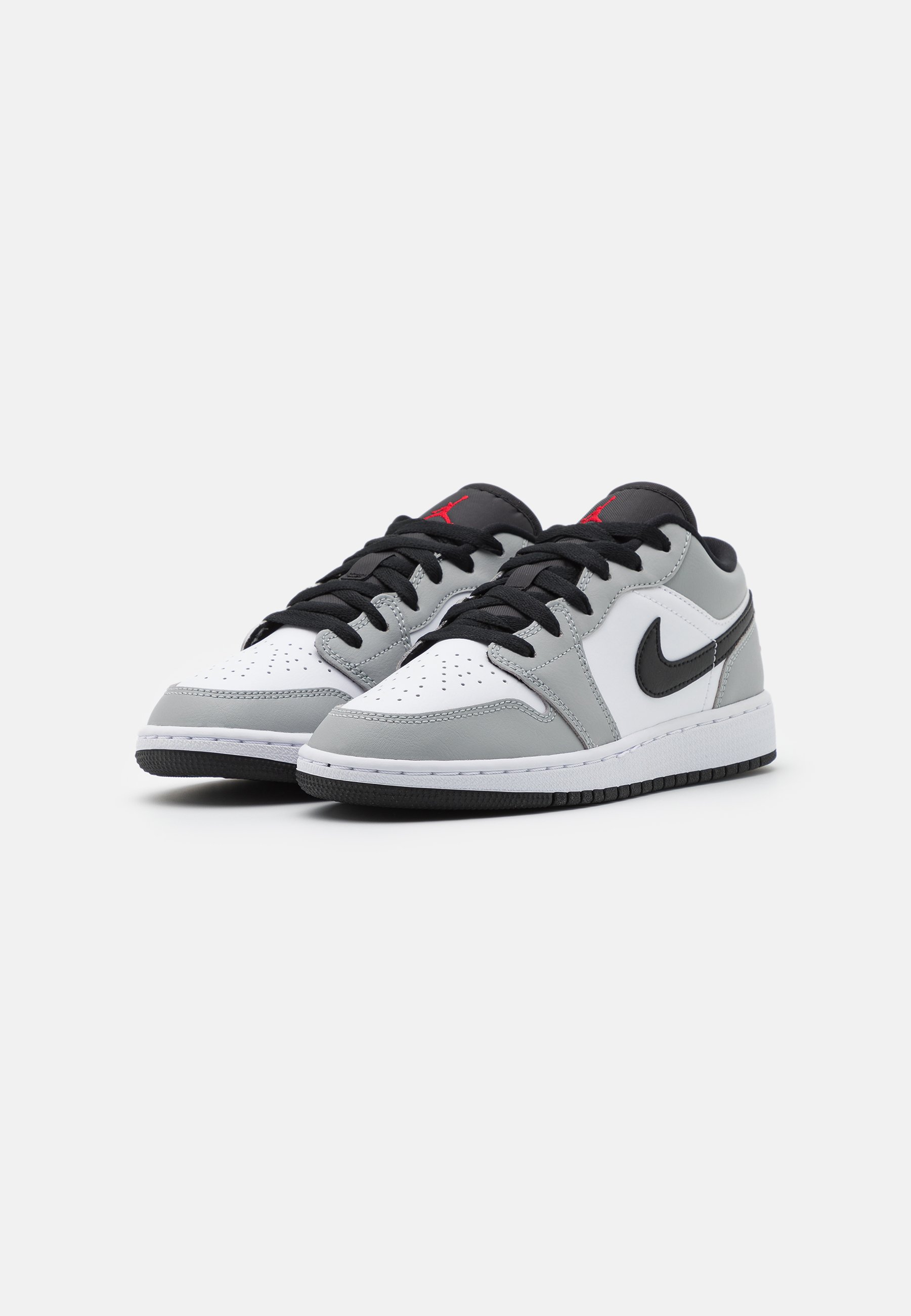 AIR 1 LOW UNISEX - Basketball shoes - light smoke grey/gym red/white/black AIR 1 LOW UNISEX - Basketball shoes - light smoke grey/gym red/white/black