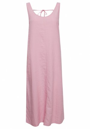 Vaaleanpunainen ilman hihoja oleva mekko, joka on valmistettu kevyestä kankaasta. Sakot ovat kaarevassa kauluksessa ja selässä on nauhakiinnitys. Yksinkertainen, suora siluetti.