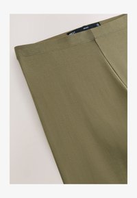 Valgt, olive green