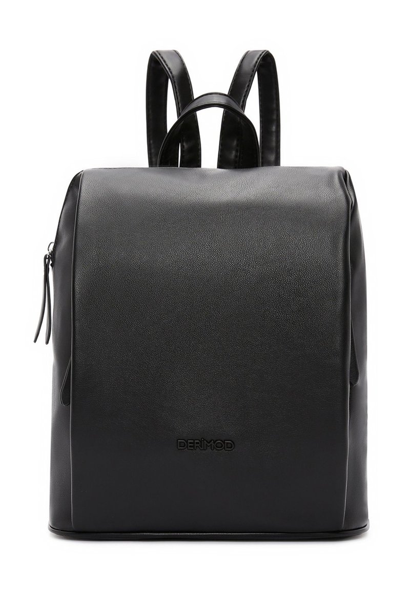 Zaino in finta pelle nera con una superficie liscia, forma rettangolare, maniglia superiore e due spallacci. Presenta una tasca con zip sul lato.