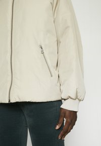 Marc O'Polo JACKET COLLAR AND CUFFS ZIPPER POCKETS - Ελαφρύ μπουφάν - jonesboro cream