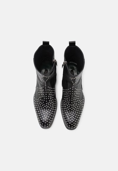 Roberto Cavalli PRINCE - Botines camperos - black