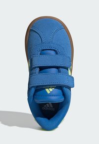 adidas Sportswear VL COURT 3.0 - Obuća za bebe - bright royal   pulse lime   gum