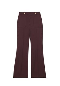 Magas derekú, sötét v борhátú, bő szárú nadrág elülső zsebekkel és két arany díszgombbal a derékpánton.