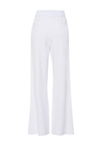 Weiße weit geschnittene Hosen mit einem strukturierten elastischen Bund und zwei Gesäßtaschen. Glatter Stoff mit fließender Silhouette.