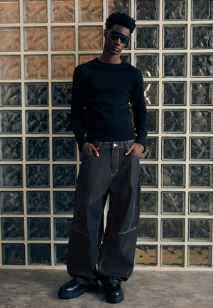 Bershka, WITH SEAM DETAIL - JEANS - Relaxed fit jeans - royal blue