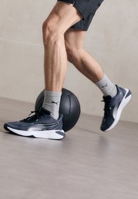 PWR HYBRID  - Trainingsschoen - galactic gray/black/green glare