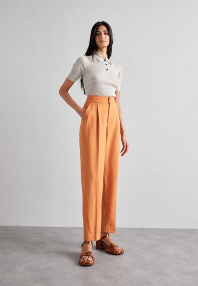 Rodebjer MEGAN - Pantalon classique - caramel brown