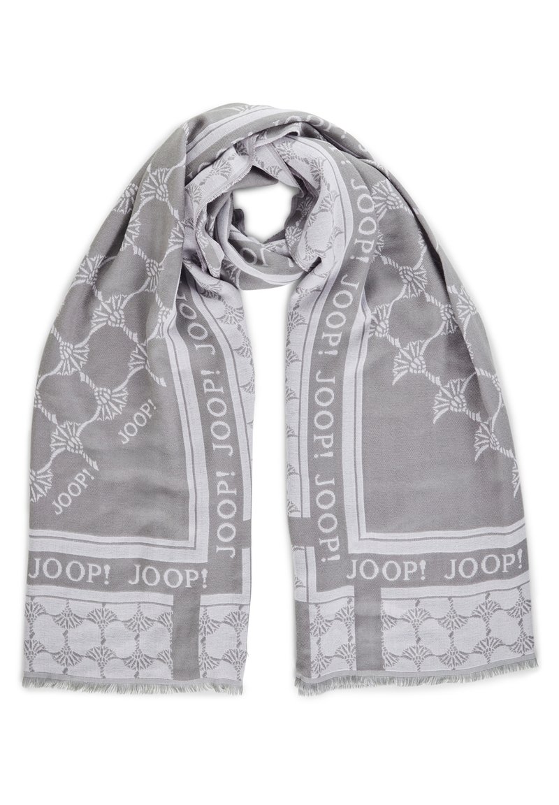 Écharpe grise en tissu doux, présentant un motif répétitif de feuilles sur toute la surface et une bordure de teinte grise plus foncée avec l'inscription "JOOP!".