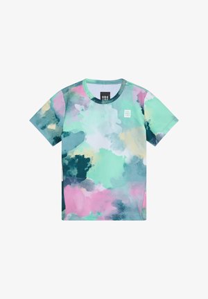Camiseta de manga corta con un patrón abstracto de acuarela en tonos verde azulado, rosa y amarillo. Confeccionada con tela suave y diseño de cuello redondo.
