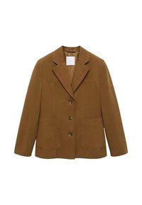 Blazer marron sur mesure avec revers crantés, trois boutons sur le devant, manches longues et deux poches plaquées devant.