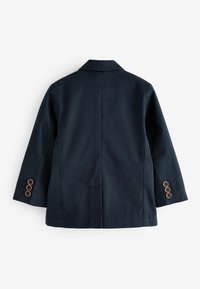 Donkerblauwe blazer met een klep-kraag, middelzwaar stof, lange mouwen en drie bruin leren knopen als accenten op de manchetten.