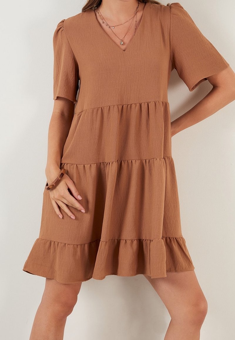 LELA Day dress - light brown - (Pre-owned)