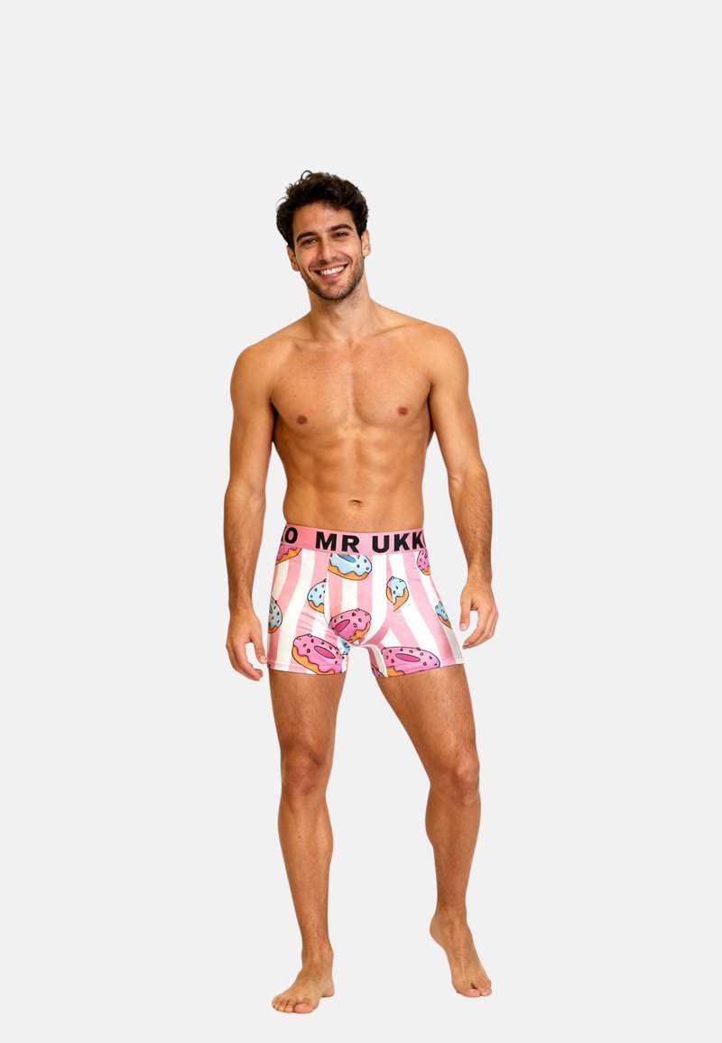 Zachte stofboxers met een roze en witte gestreepte design, versierd met kleurrijke donutpatronen en een zwarte tailleband.
