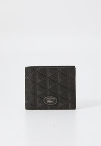 Portafoglio nero con un motivo geometrico testurizzato, piastrella con logo in rilievo e forma rettangolare compatta. Realizzato in materiale resistente.
