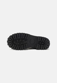 Koi Footwear COSMERE MENS CHAIN MARY JANES - Slip-ons - black