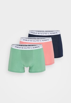 Trois paires de boxers en coton extensible dans des couleurs menthe, corail et marine, chacune avec une ceinture élastique de marque.