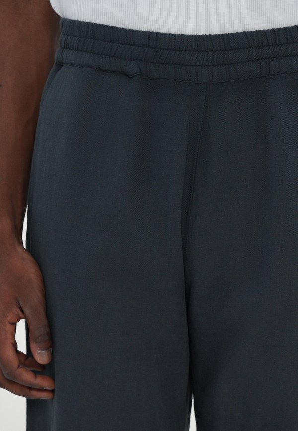 LEEDS - Trousers - ebony3