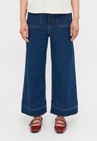 GAP Petite STRIDE ANKLE GIBBONS - Wide leg - dark indigo