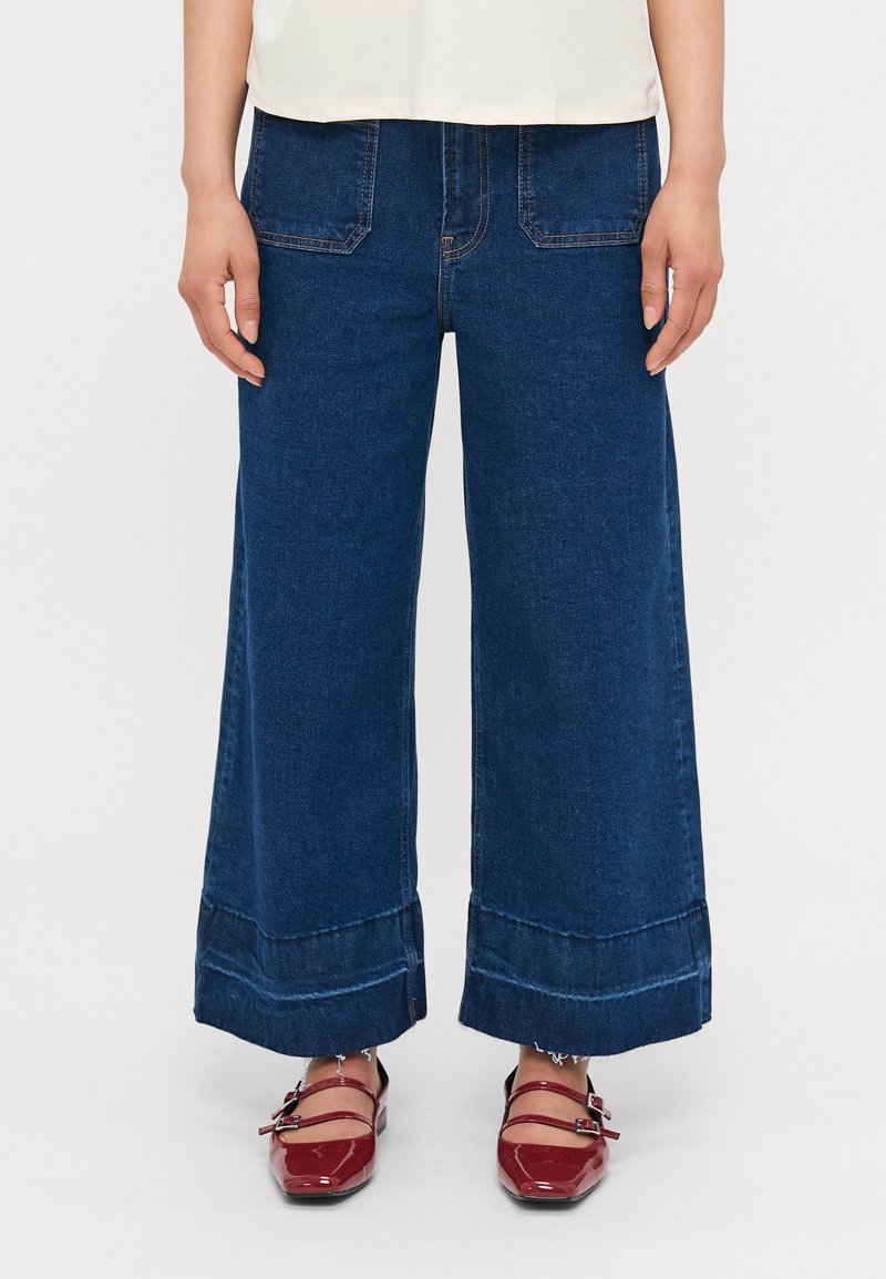 GAP Petite STRIDE ANKLE GIBBONS - Wide leg - dark indigo