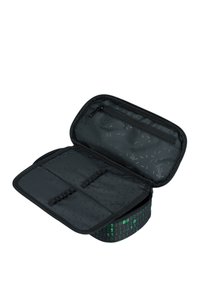 Custodia nera con zip, dotata di più scomparti e cinture elastiche. L'interno presenta una fodera decorata con un motivo e un design di codice binario.
