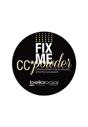 Etichetta circolare nera con testo bianco e beige che recita "FIX ME CC* polvere," "cipria correttiva di colore effetto levigante," e il logo "bellaoggi Italia."