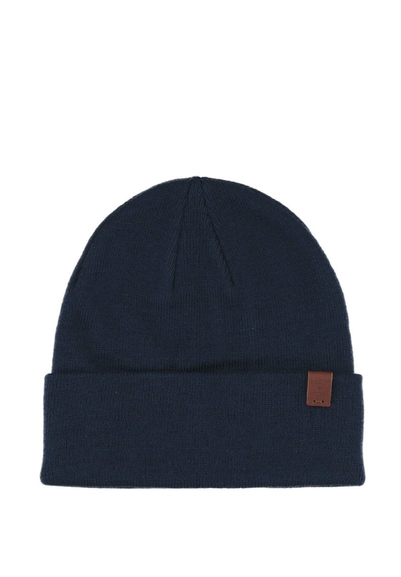 Granatowa wełniana czapka z podwiniętym brzegiem, wykonana z miękkiego materiału. Posiada małą brązową skórzaną metkę z logo na brzegu.