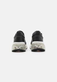 Love Moschino Sportcipő - nero