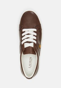 Lauren Ralph Lauren JANSON II BURNISHED LEATHER TRAINER - Tenisky - dark mahogany