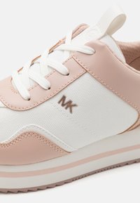 michael kors trainers pink